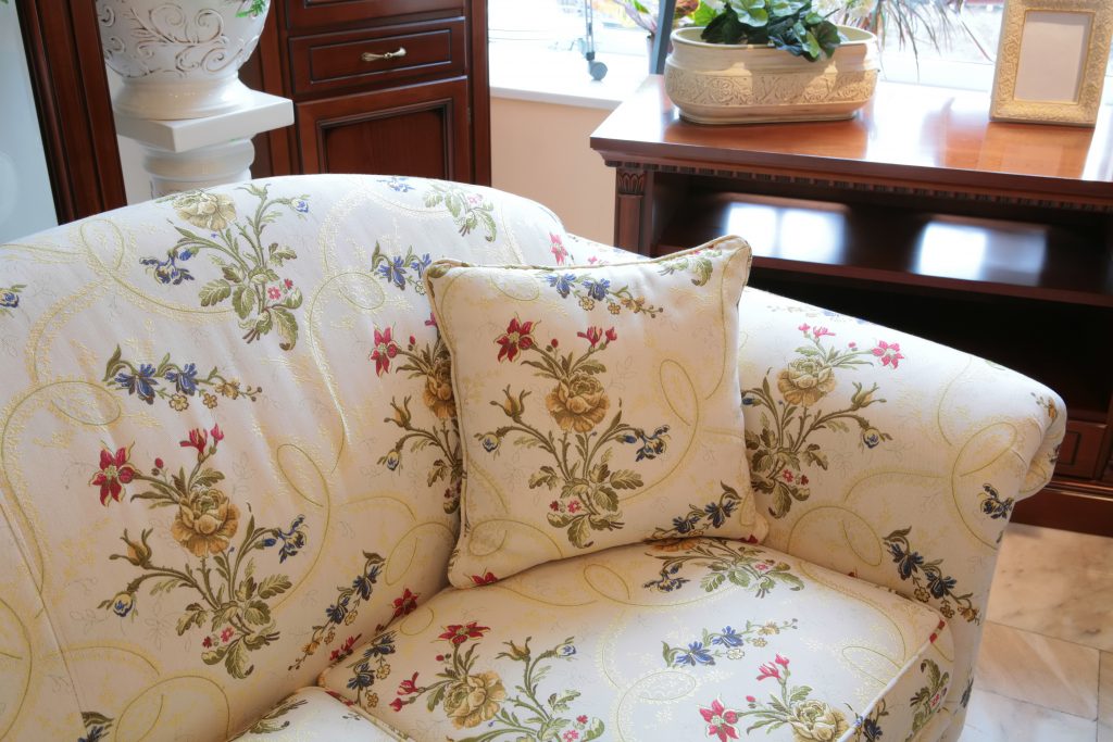 A Guide to Floral Print Trends in Interior Design