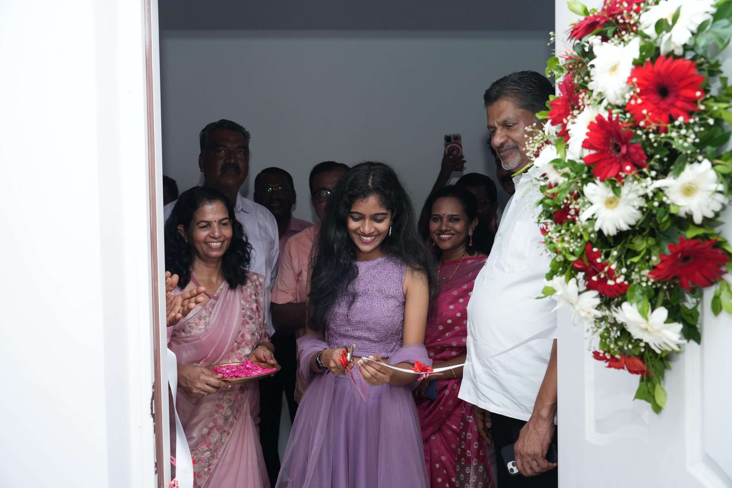Key Handing Over Ceremony Of Confident Crown