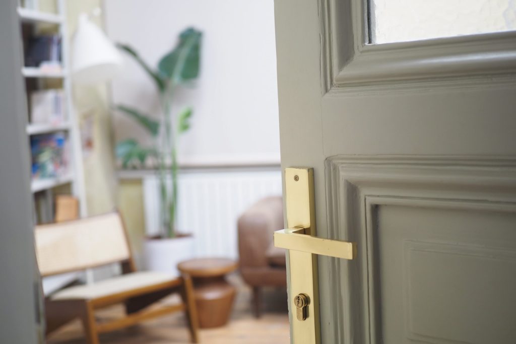 how to increase air circulation in room - by leaving the interior doors open