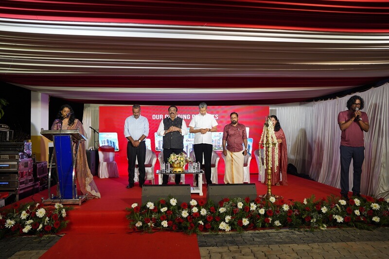 Key Handing Over Ceremony Of Confident Oakwood 1