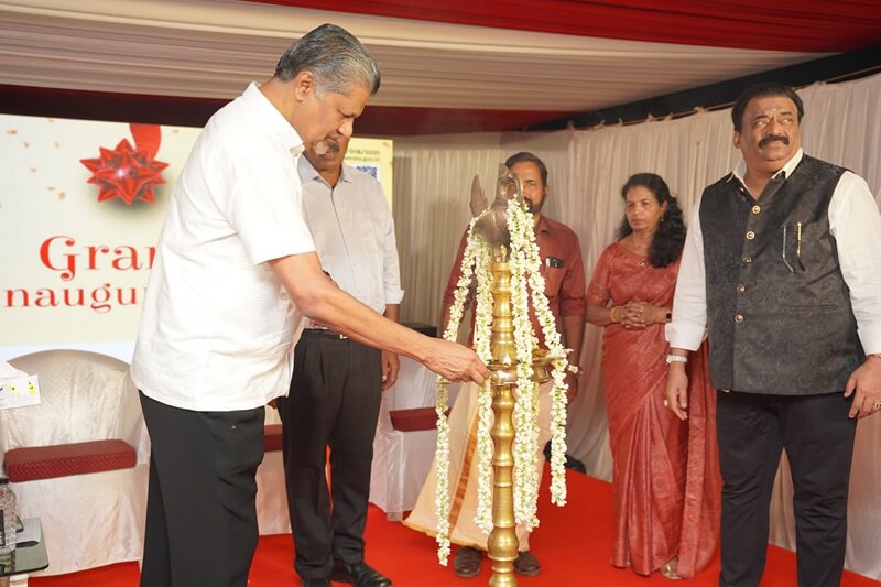 Key Handing Over Ceremony Of Confident Oakwood 1