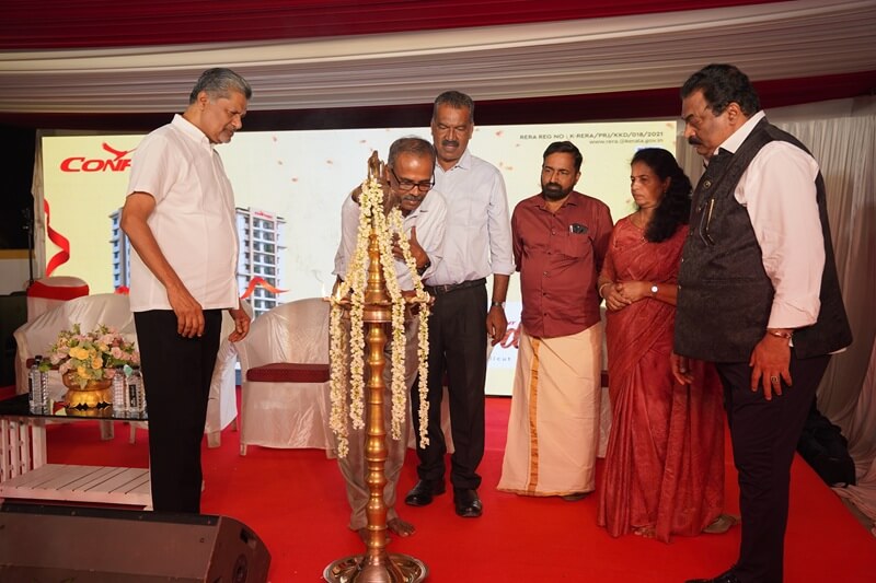 Key Handing Over Ceremony Of Confident Oakwood 1