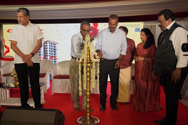 Key Handing Over Ceremony Of Confident Oakwood 1