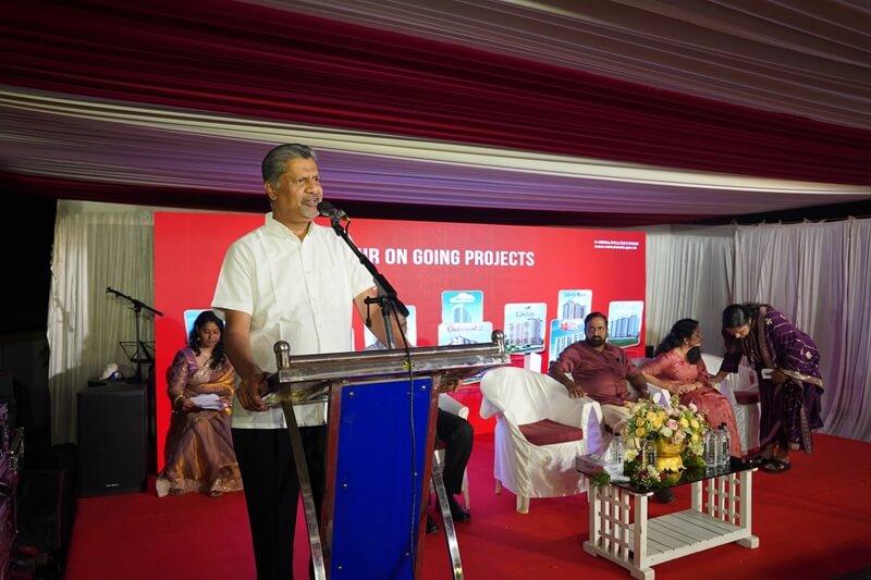 Key Handing Over Ceremony Of Confident Oakwood 1