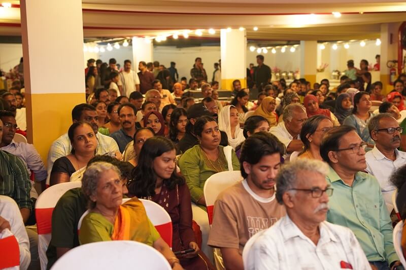 Key Handing Over Ceremony Of Confident Oakwood 1