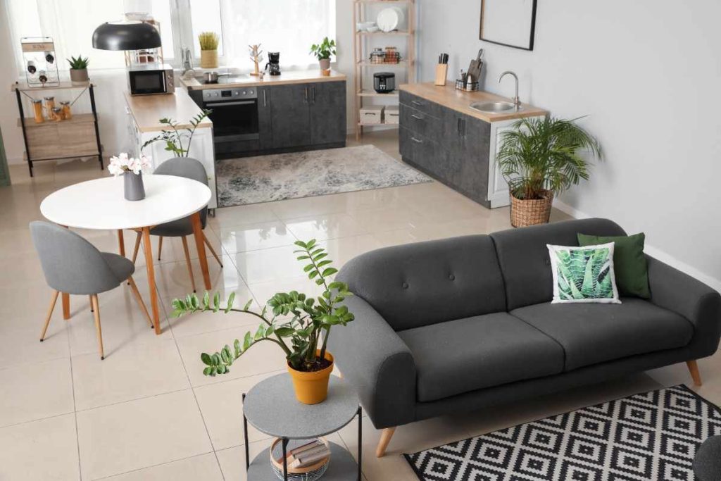 best time to move into an apartment