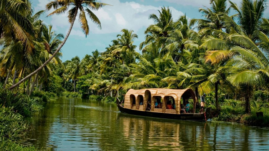kerala house boat showing-best places to invest in kerala